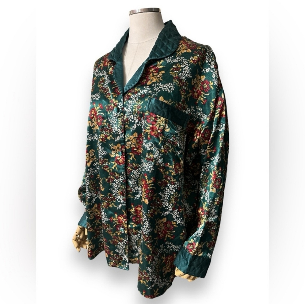 VICTORIA’S SECRET Gold Label Satin Pajama Top